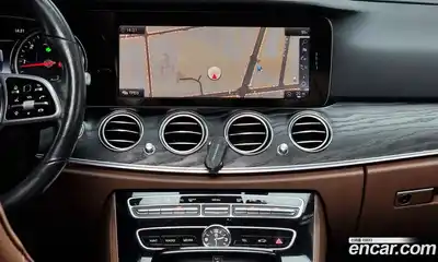 Mercedes-Benz E-Class 2019 1.9 Автомат в Москве № 194550, миниатюра 4