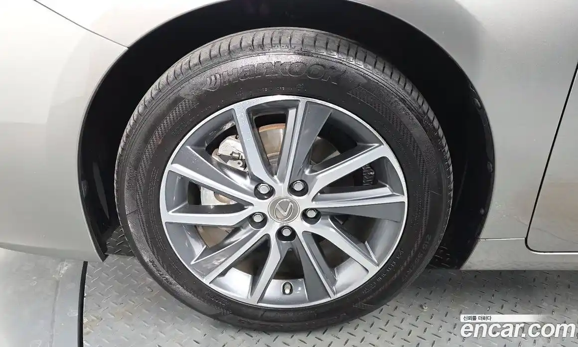 Lexus ES 2017 2.5 Автомат в Москве № 198906, фото 16