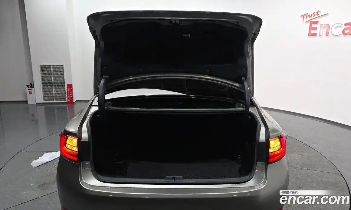 Lexus ES 2017 2.5 Автомат в Москве № 198906, фото 5