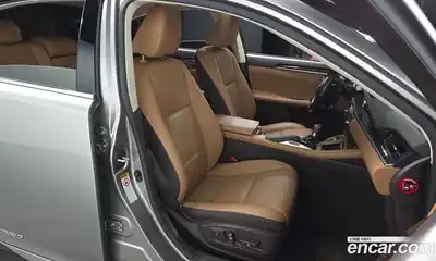 Lexus ES 2017 2.5 Автомат в Москве № 198906, миниатюра 9