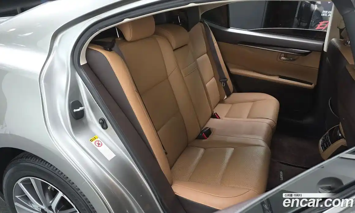 Lexus ES 2017 2.5 Автомат в Москве № 198906, фото 10