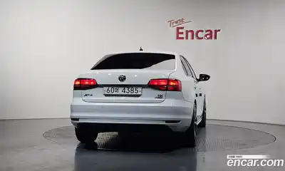 Volkswagen Jetta 2015 2.0 Автомат в Москве № 199248, миниатюра 2