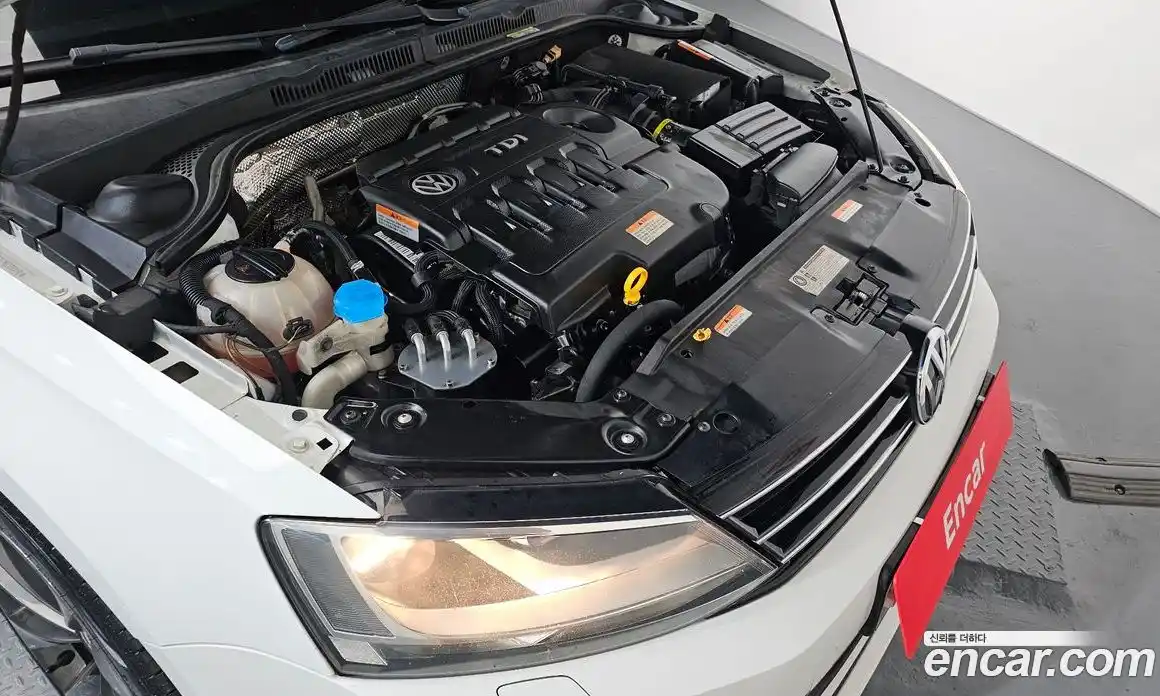 Volkswagen Jetta 2015 2.0 Автомат в Москве № 199248, фото 3