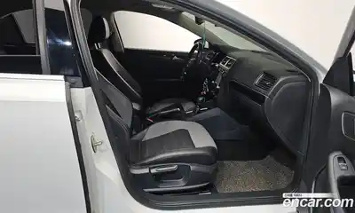 Volkswagen Jetta 2015 2.0 Автомат в Москве № 199248, миниатюра 4