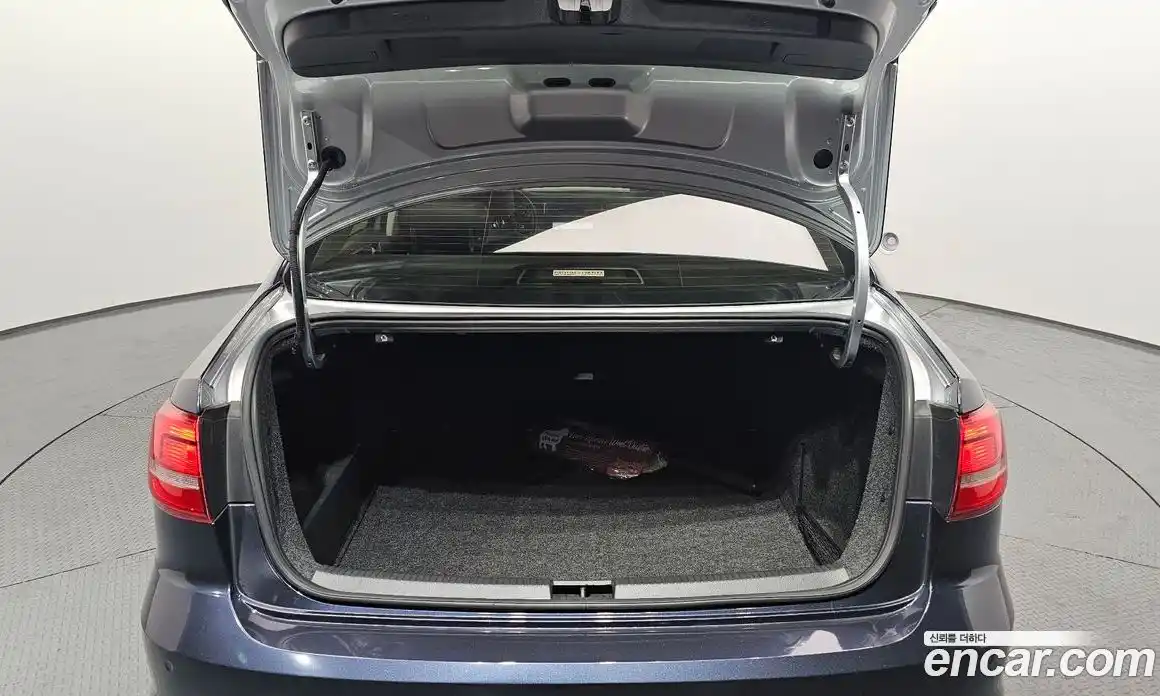 Volkswagen Jetta 2015 2.0 Автомат в Москве № 201590, фото 8