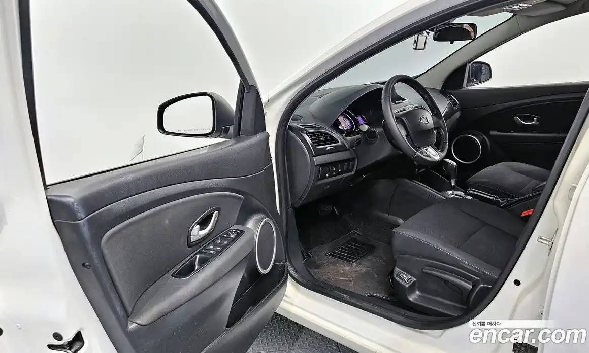 Renault SM3 2014 1.6 Автомат в Москве № 205864, фото 13