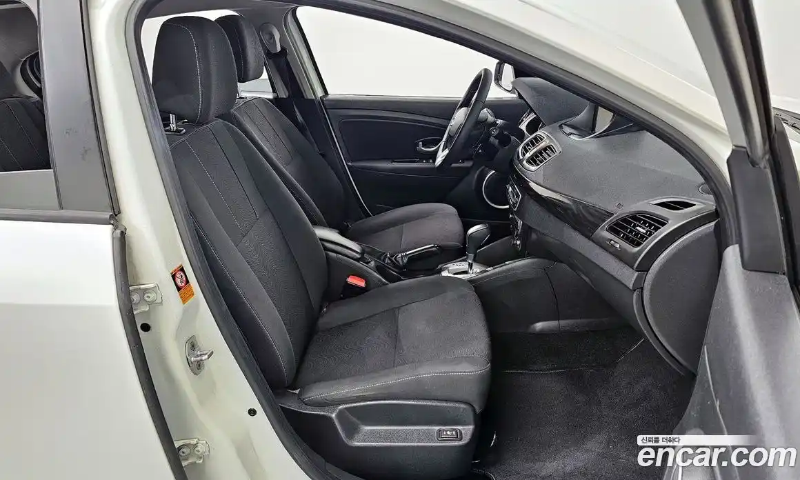 Renault SM3 2014 1.6 Автомат в Москве № 205864, фото 7