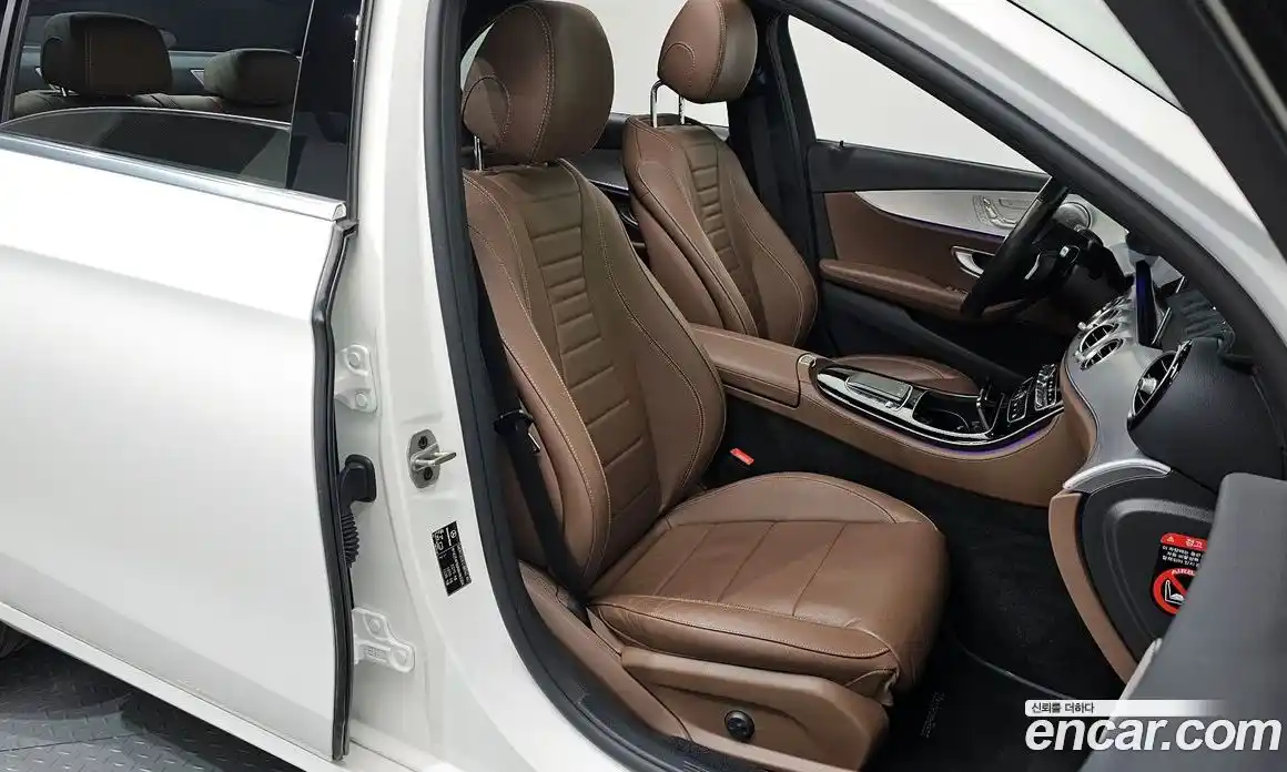 Mercedes-Benz E-Class 2021 2.0 Автомат в Москве № 207667, фото 18