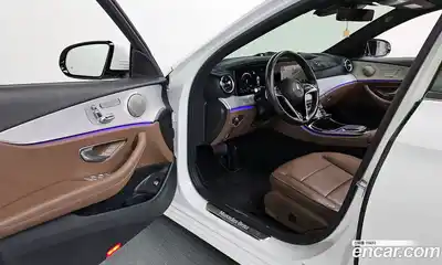 Mercedes-Benz E-Class 2021 2.0 Автомат в Москве № 207667, миниатюра 7
