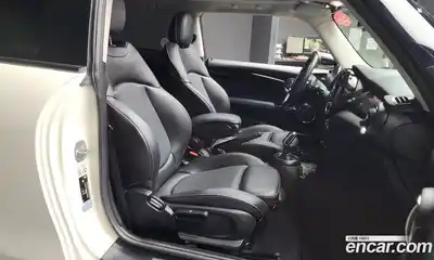 Mini Cooper 2021 2.0 Автомат в Москве № 207936, миниатюра 3