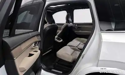 Volvo XC90 2025 2.0 Автомат в Москве № 212775, миниатюра 11