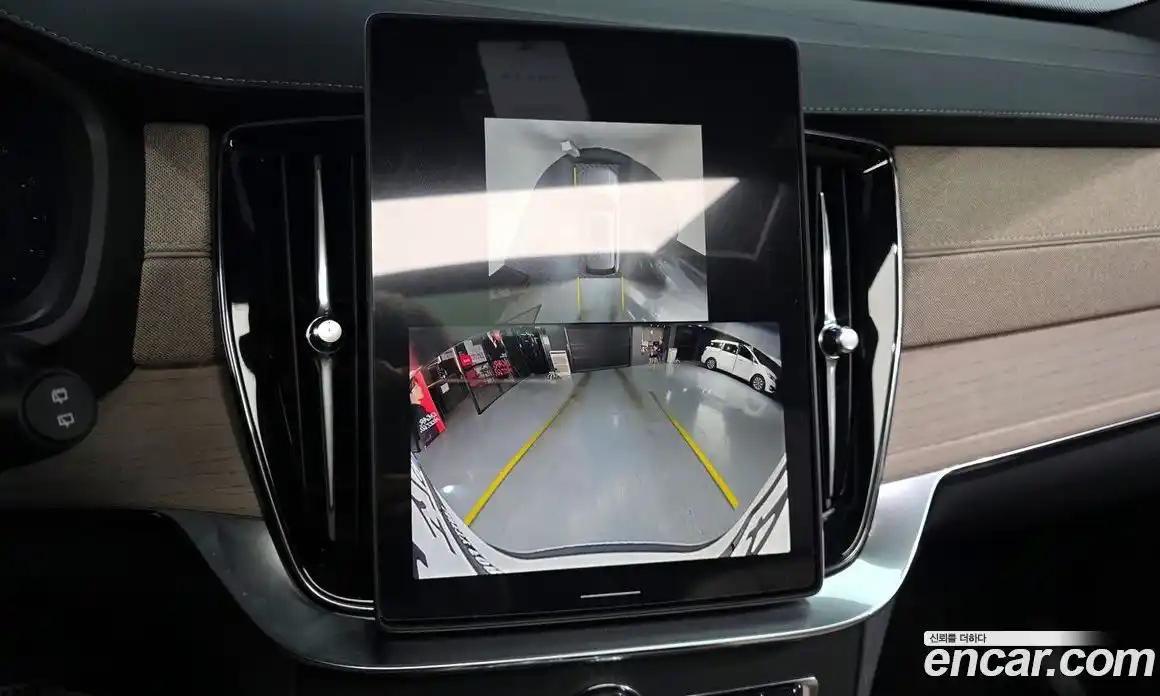 Volvo XC90 2025 2.0 Автомат в Москве № 212775, фото 17