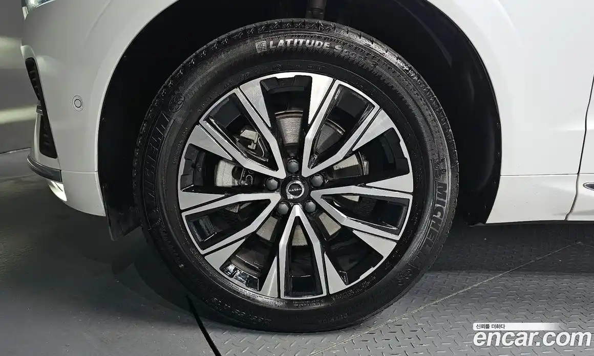 Volvo XC60 2023 2.0 Автомат в Москве № 212807, фото 5