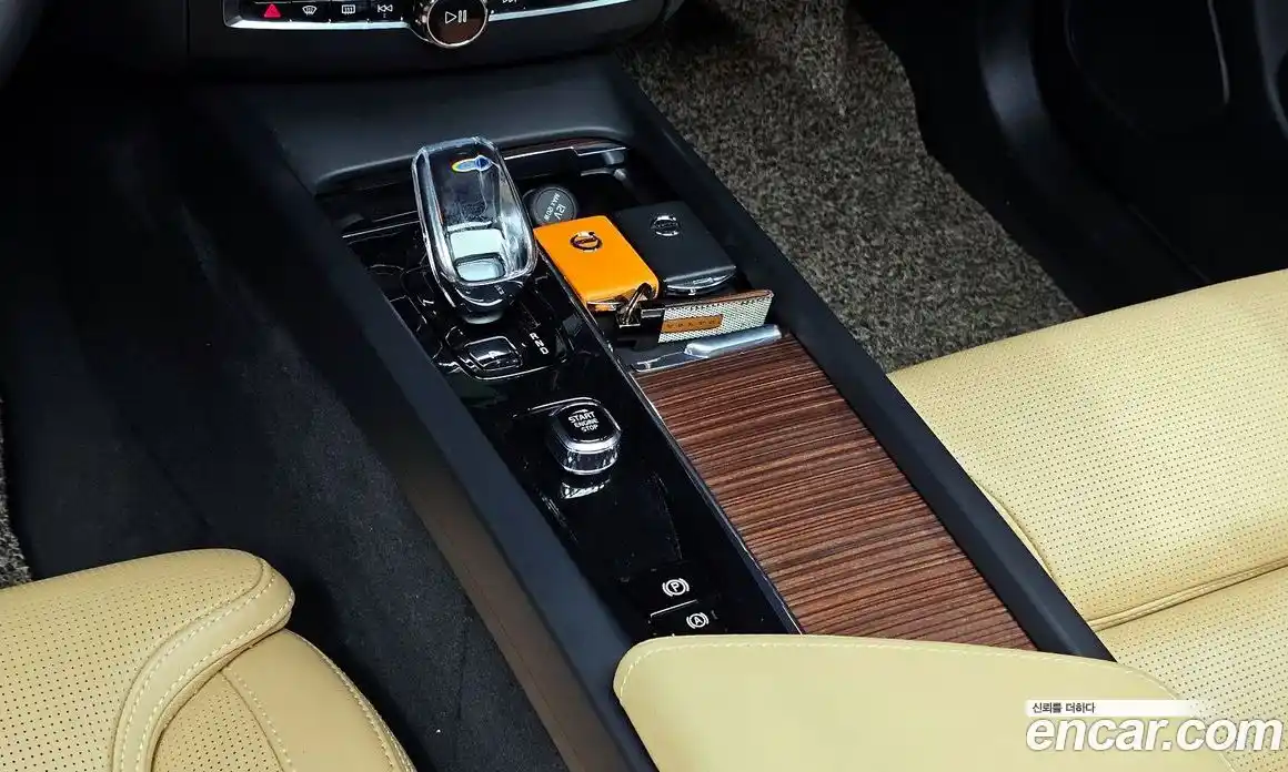 Volvo XC60 2023 2.0 Автомат в Москве № 212807, фото 9