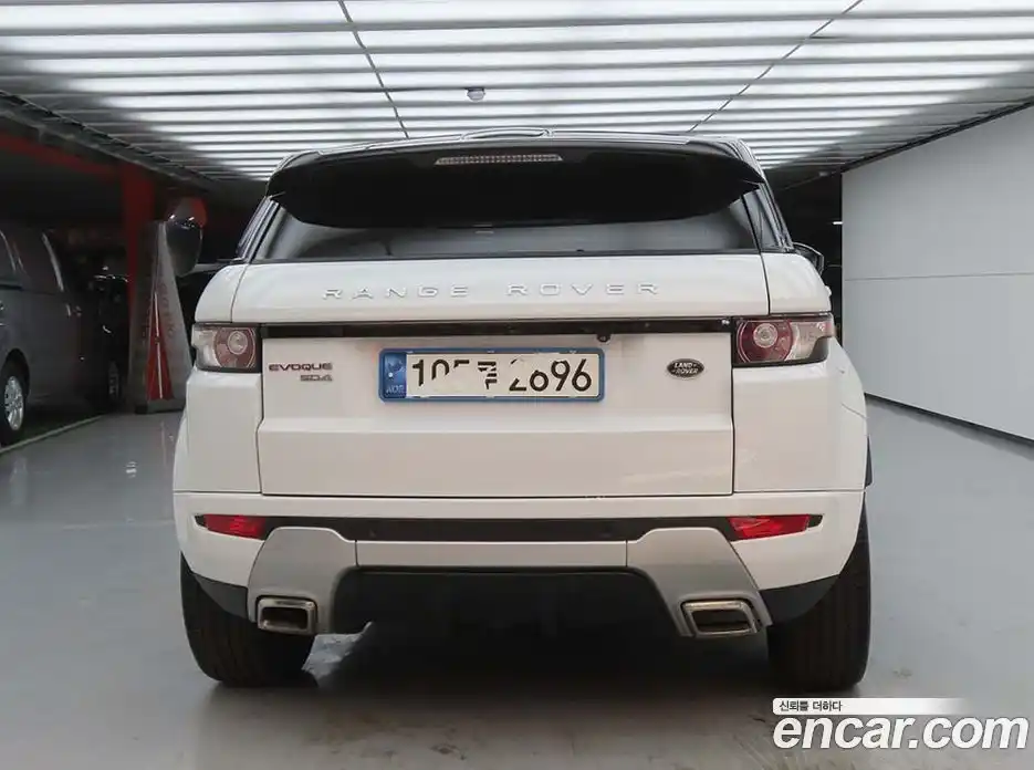 Land Rover Range-Rover Evoque 2014 2.2 Автомат в Москве № 213686, фото 3