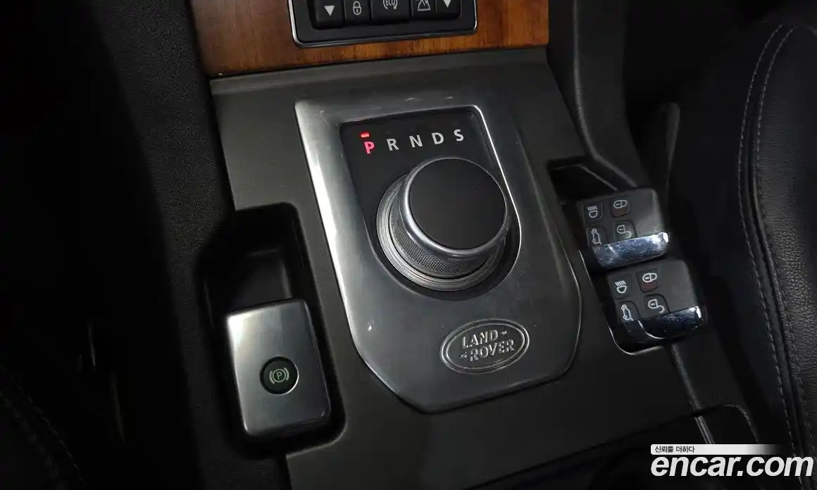 Land Rover Discovery 2014 3.0 Автомат в Москве № 213828, фото 13