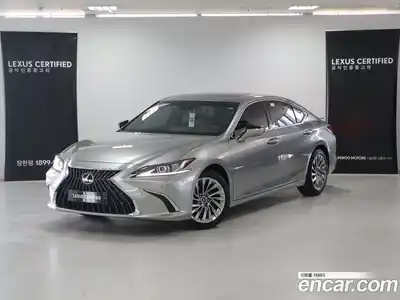 Lexus ES, 2025
