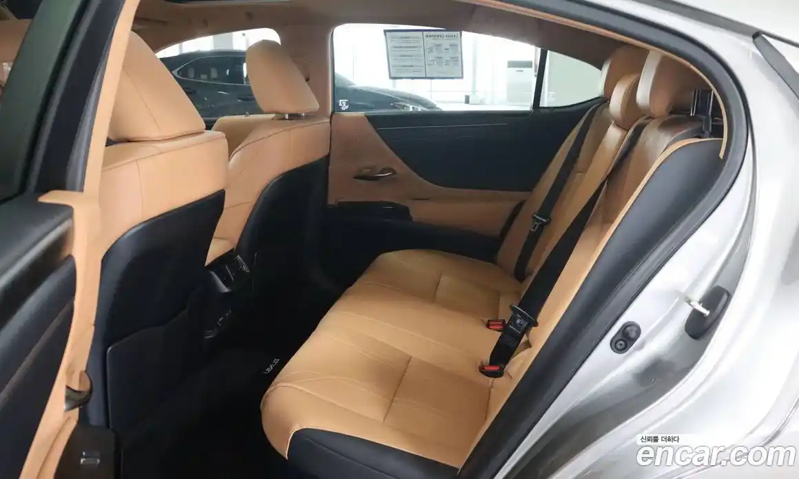 Lexus ES 2025 2.5 Вариатор в Москве № 214768, фото 10