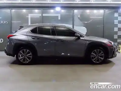 Lexus UX 2020 2.0 Автомат в Москве № 214842, миниатюра 2