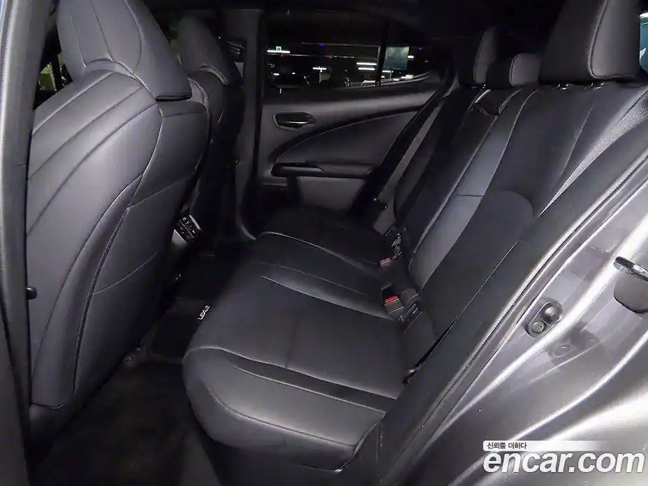 Lexus UX 2020 2.0 Автомат в Москве № 214842, фото 10