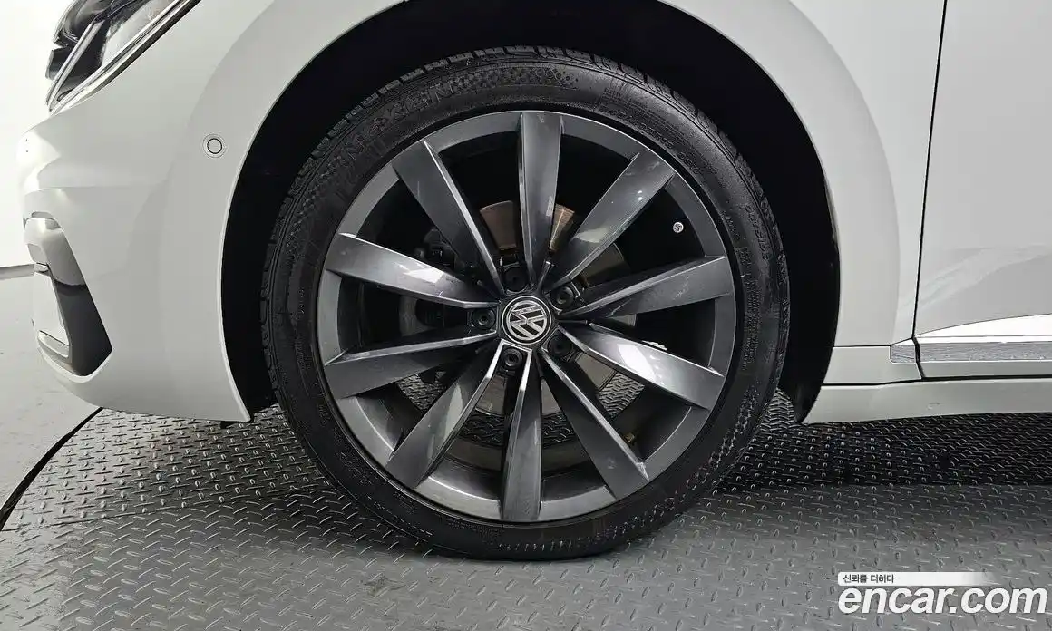 Volkswagen Arteon 2020 2.0 Автомат в Москве № 214980, фото 5