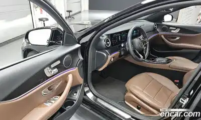 Mercedes-Benz E-Class, 2023