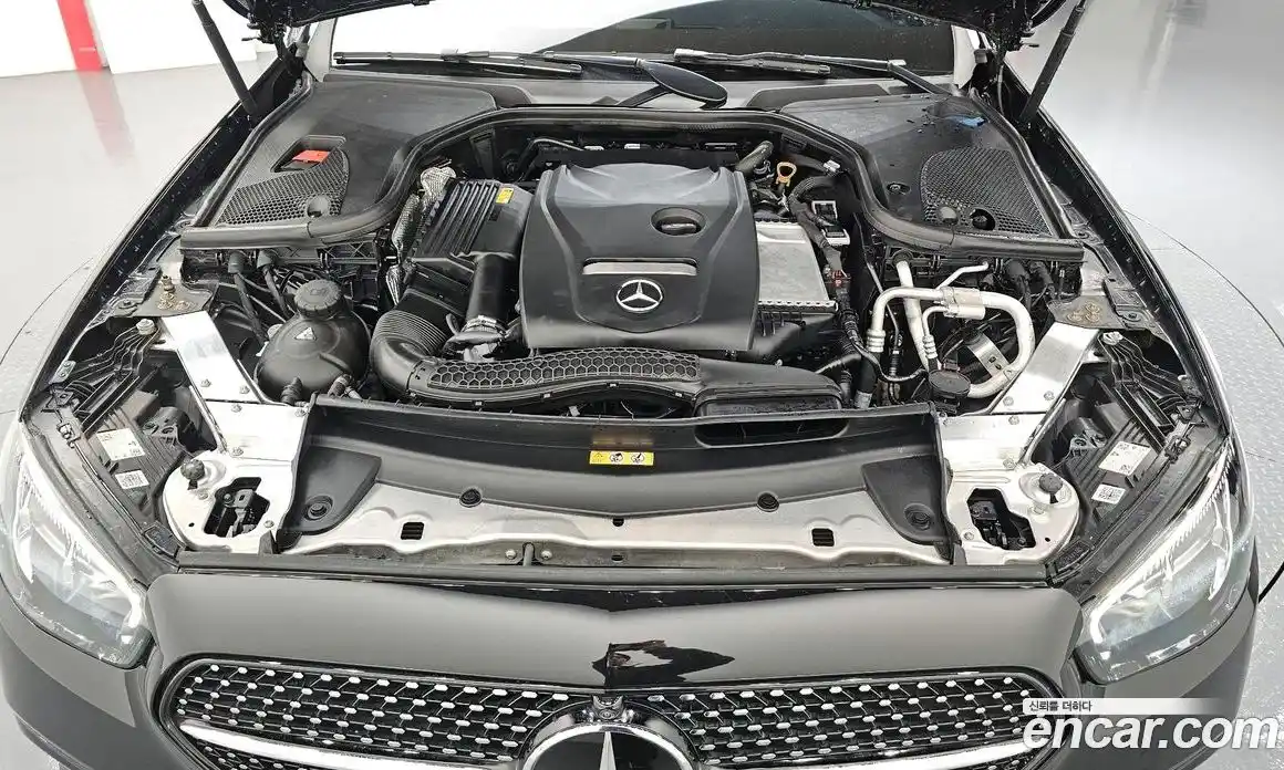 Mercedes-Benz E-Class 2023 2.0 Автомат в Москве № 220831, фото 4