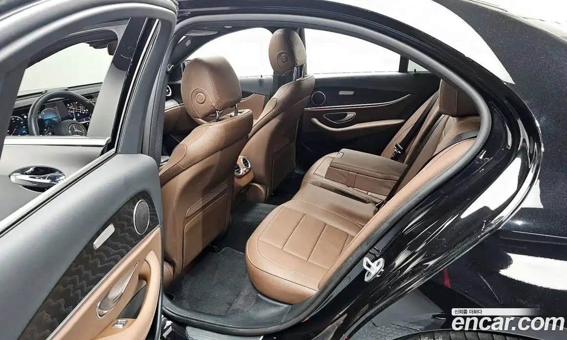 Mercedes-Benz E-Class 2023 2.0 Автомат в Москве № 220831, фото 5