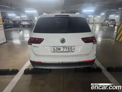 Volkswagen Tiguan 2018 2.0 Автомат в Москве № 222576, миниатюра 2