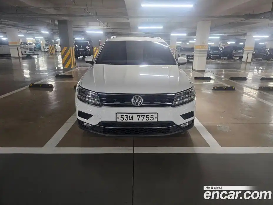 Volkswagen Tiguan 2018 2.0 Автомат в Москве № 222576, фото 6