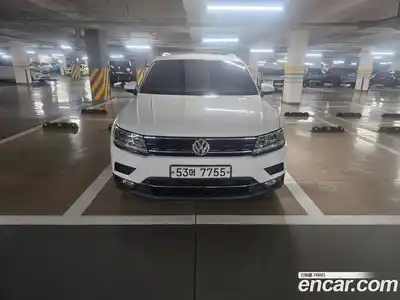 Volkswagen Tiguan 2018 2.0 Автомат в Москве № 222576, миниатюра 6