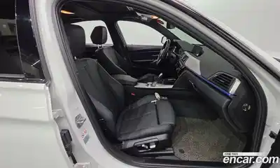 BMW 3-Series 2018 2.0 Автомат в Москве № 228953, миниатюра 12