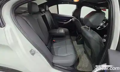 BMW 3-Series 2018 2.0 Автомат в Москве № 228953, миниатюра 2