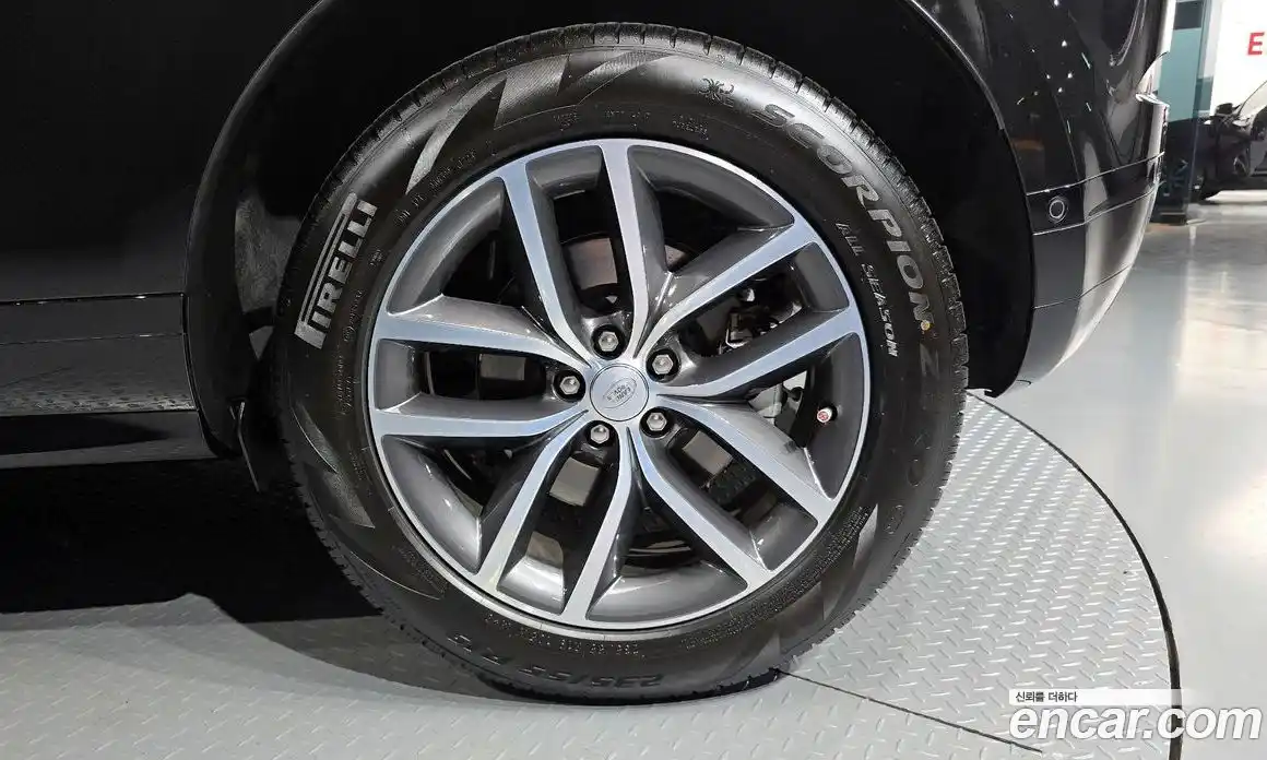 Land Rover Range-Rover Evoque 2025 2.0 Автомат в Москве № 231173, фото 13