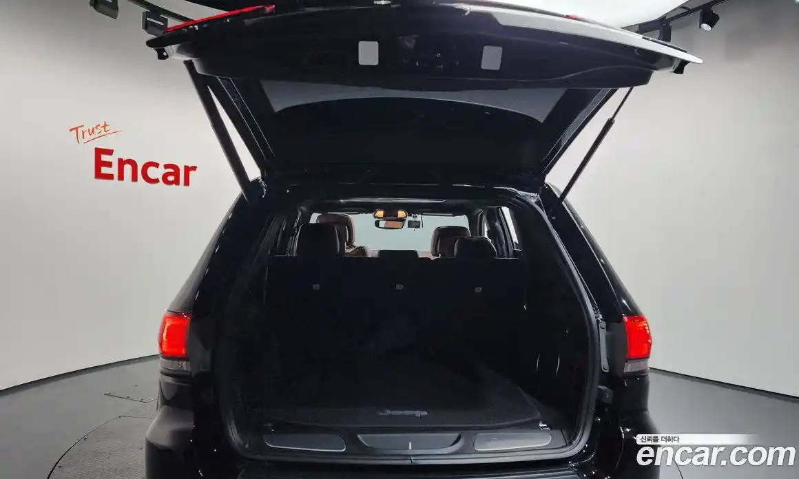 Jeep Cherokee 2021 3.6 Автомат в Москве № 232556, фото 11