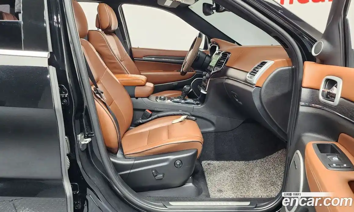 Jeep Cherokee 2021 3.6 Автомат в Москве № 232556, фото 14