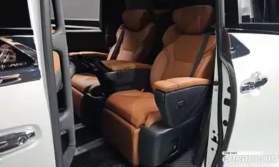 Toyota Alphard 2024 2.5 Автомат в Москве № 232799, миниатюра 12