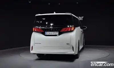 Toyota Alphard 2024 2.5 Автомат в Москве № 232799, миниатюра 4