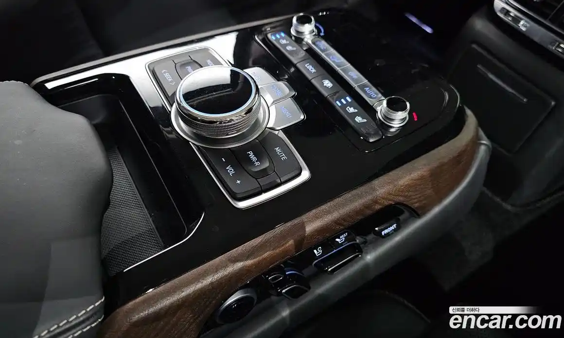 Genesis G90 2019 5.0 Автомат в Москве № 24208, фото 16