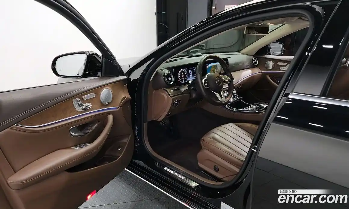 Mercedes-Benz E-Class 2020 2.0 Автомат в Москве № 242365, фото 13