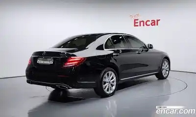 Mercedes-Benz E-Class 2020 2.0 Автомат в Москве № 242365, миниатюра 2