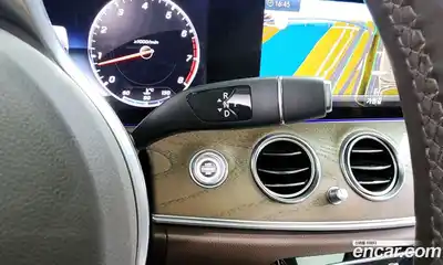 Mercedes-Benz E-Class 2020 2.0 Автомат в Москве № 242365, миниатюра 9