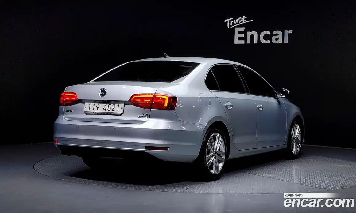 Volkswagen Jetta 2015 2.0 Автомат в Москве № 254732, фото 13