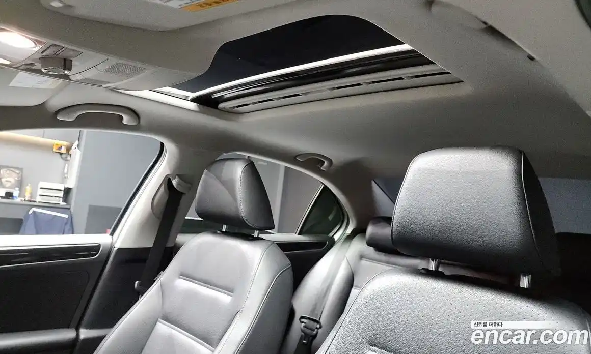 Volkswagen Jetta 2015 2.0 Автомат в Москве № 254732, фото 8