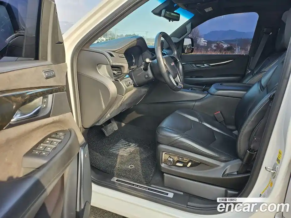 Cadillac Escalade 2018 6.2 Автомат в Москве № 256535, фото 11