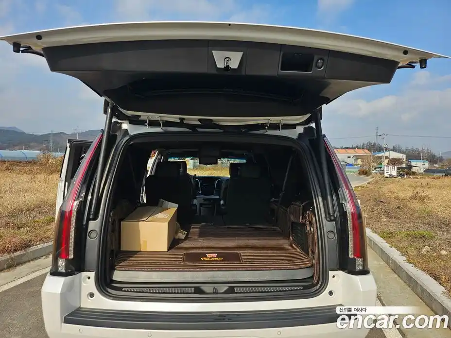 Cadillac Escalade 2018 6.2 Автомат в Москве № 256535, фото 19