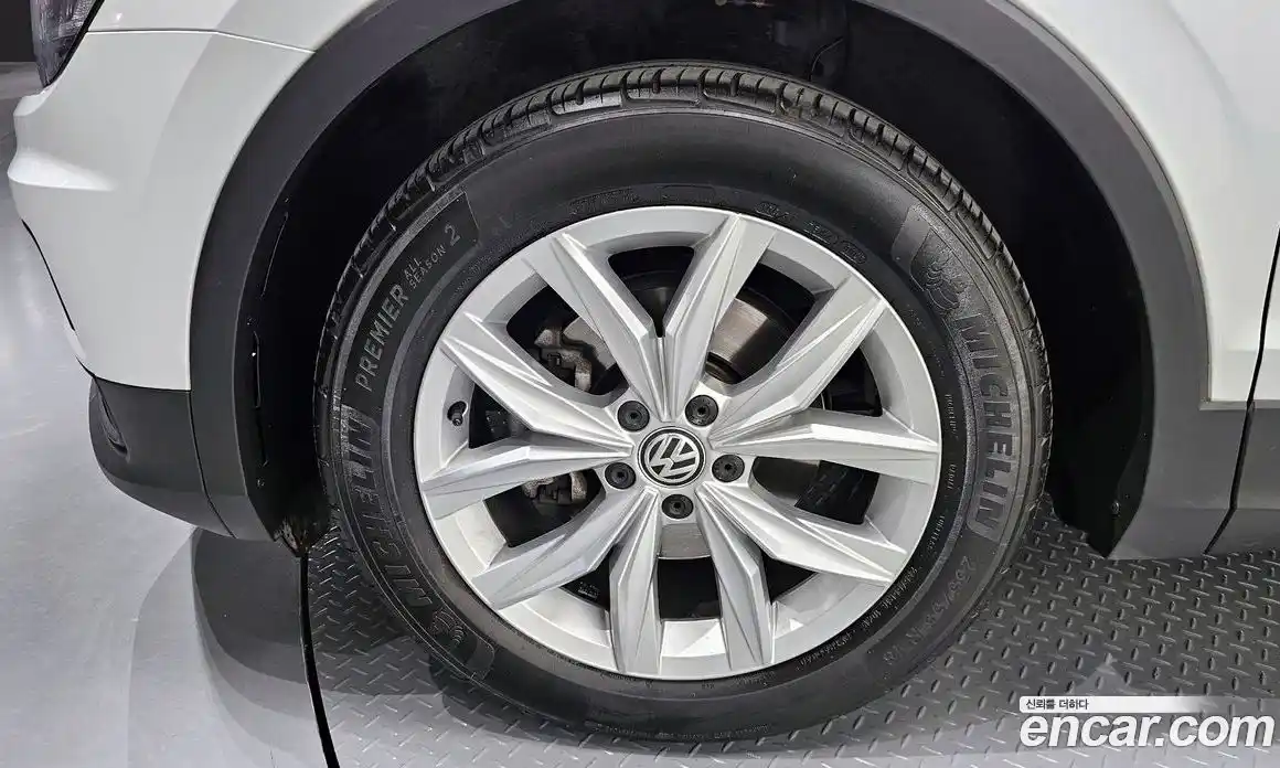 Volkswagen Tiguan 2020 2.0 Автомат в Москве № 276040, фото 5