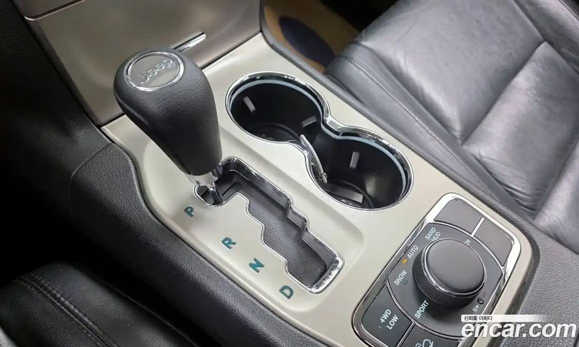 Jeep Cherokee 2012 3.0 Автомат в Москве № 278934, фото 20