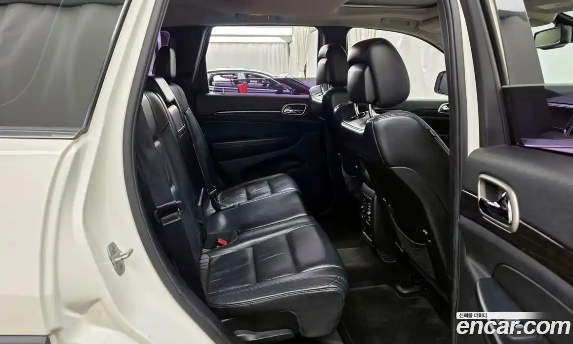 Jeep Cherokee 2012 3.0 Автомат в Москве № 278934, фото 3