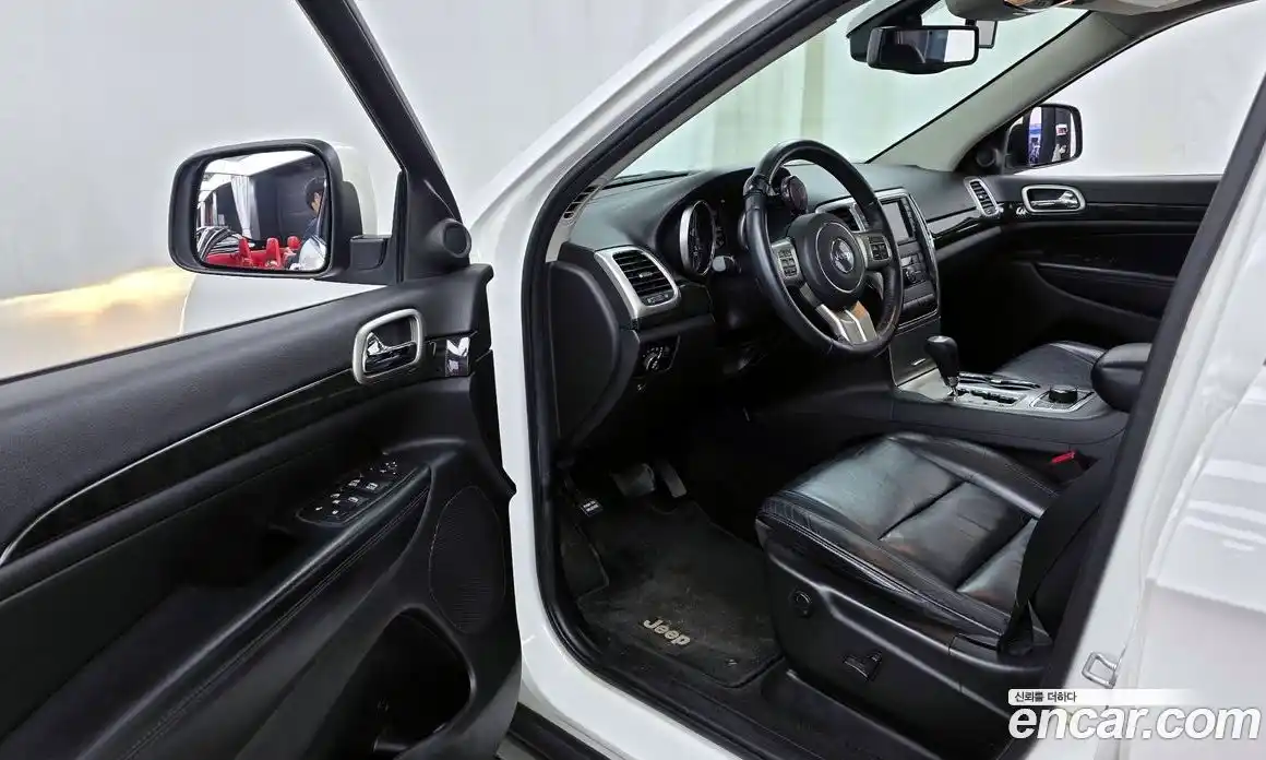 Jeep Cherokee 2012 3.0 Автомат в Москве № 278934, фото 8